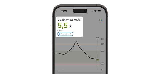 Zaslon telefona prikazuje raven glukoze v območju, označenem kot »V območju«, z napovedanim gibanjem in ciljnim območjem
